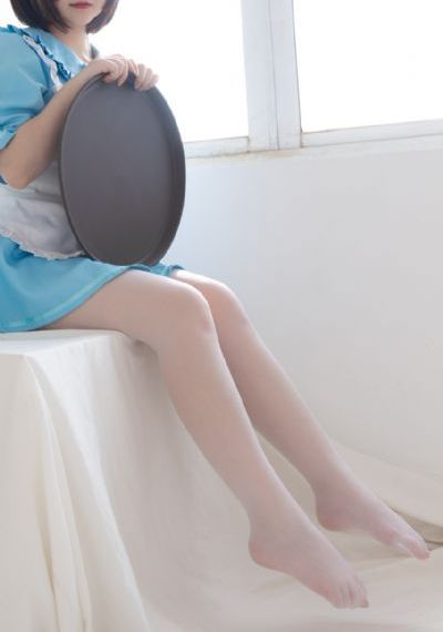国产成人av区一区二区三泡芙_十万网红美女美酱