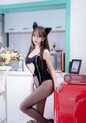 客厅玩朋友娇妻HD完整版视频_HD最新电影在线观看