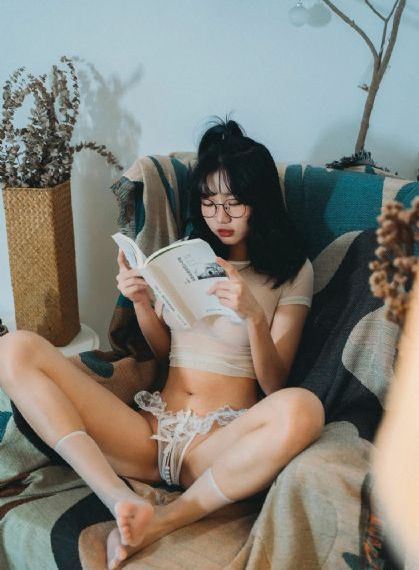 黄色网站黑丝袜免费看av_1080迅雷电影在线