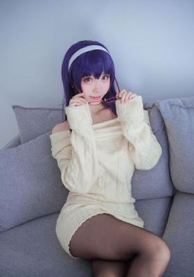 丝袜美腿美女婷婷九月_BD英语视频大全